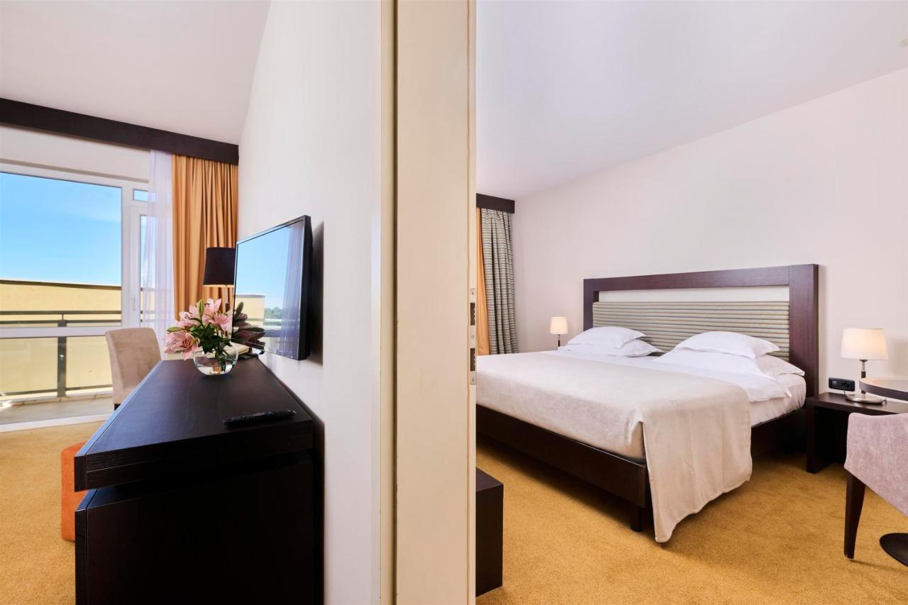 Hotel Garden Istra Plava Laguna Умаг Екстериор снимка