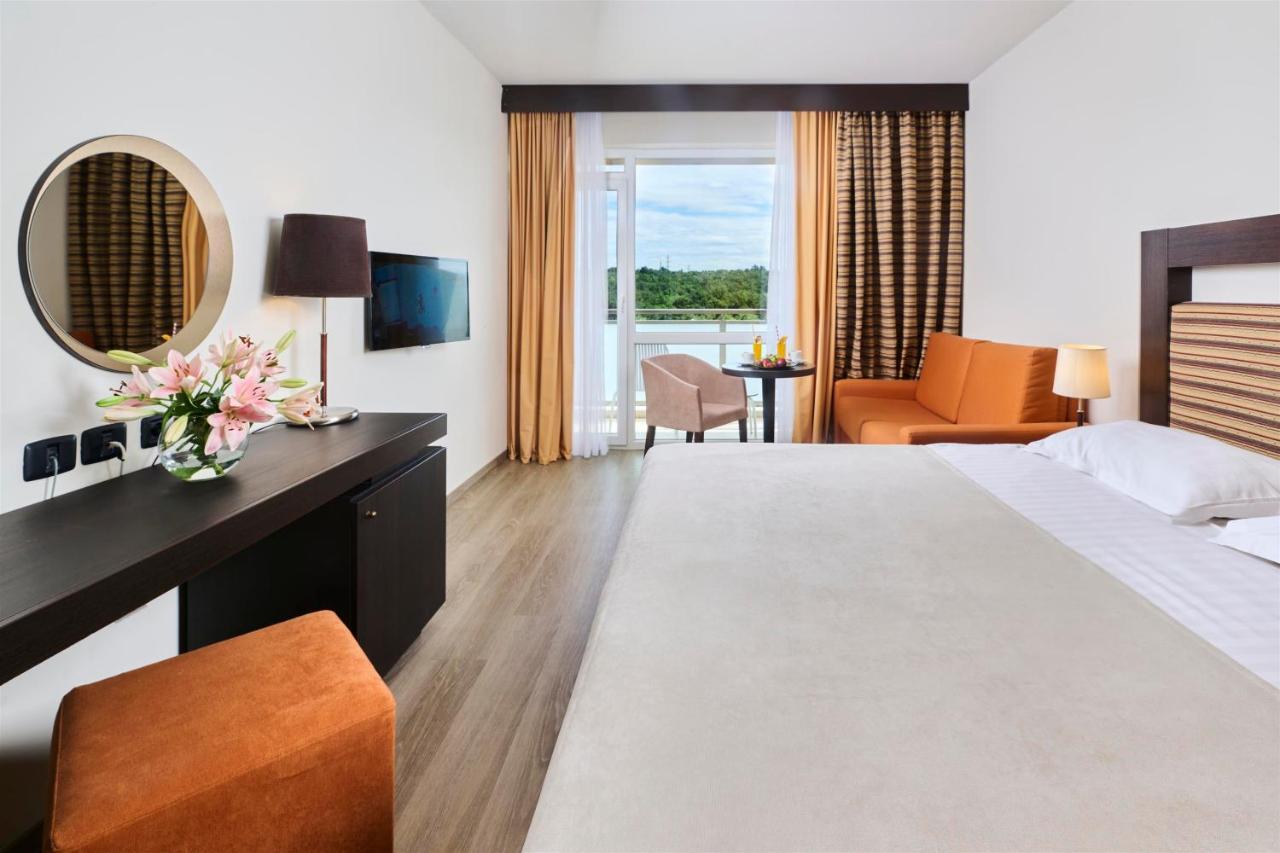 Hotel Garden Istra Plava Laguna Умаг Екстериор снимка