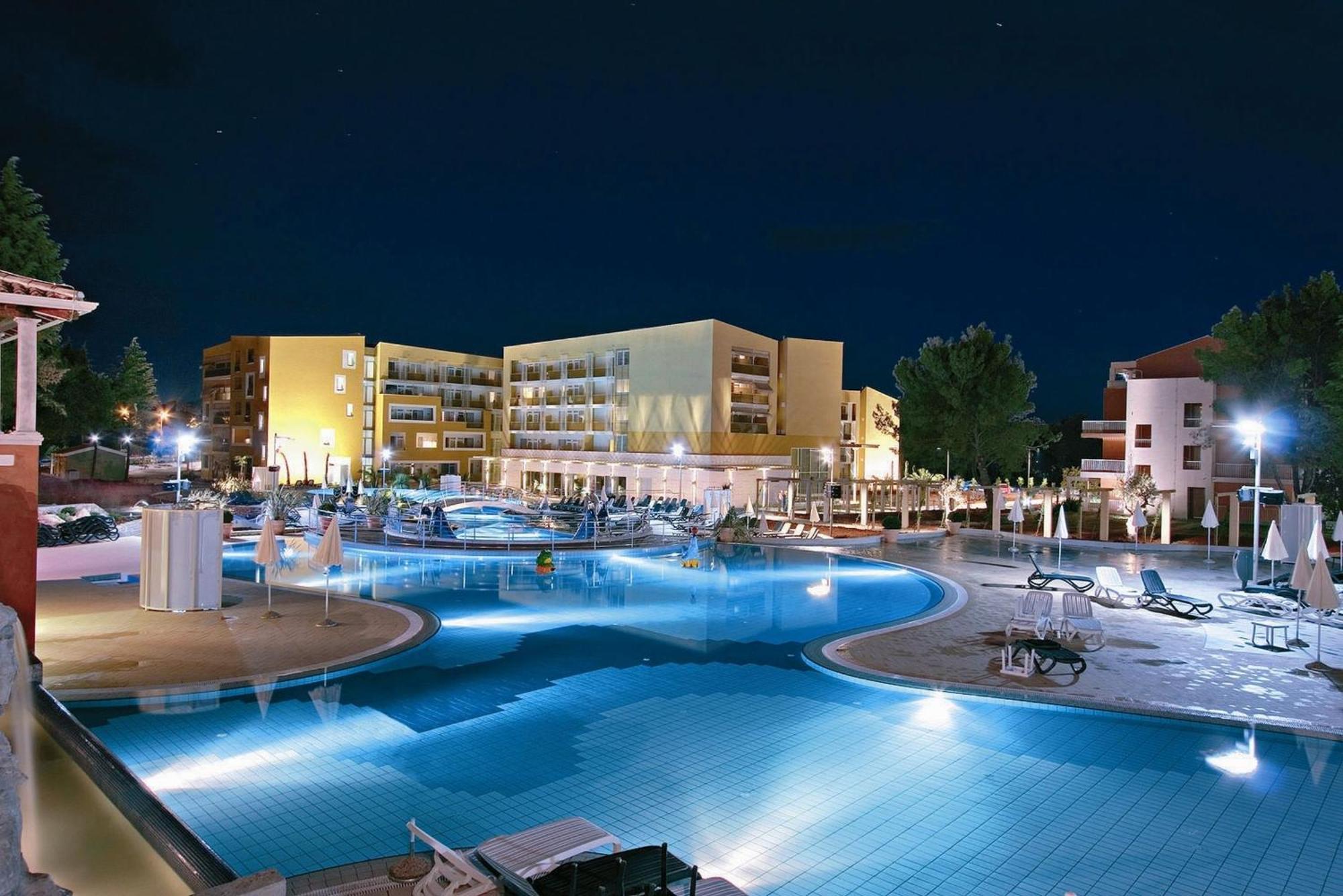 Hotel Garden Istra Plava Laguna Умаг Екстериор снимка