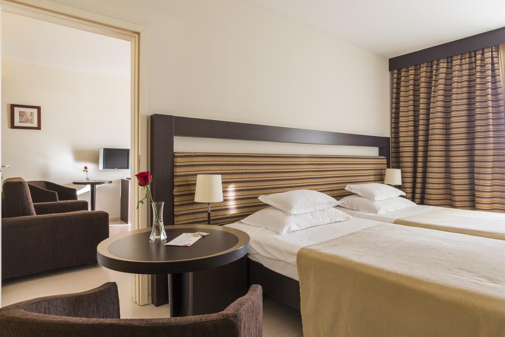 Hotel Garden Istra Plava Laguna Умаг Екстериор снимка